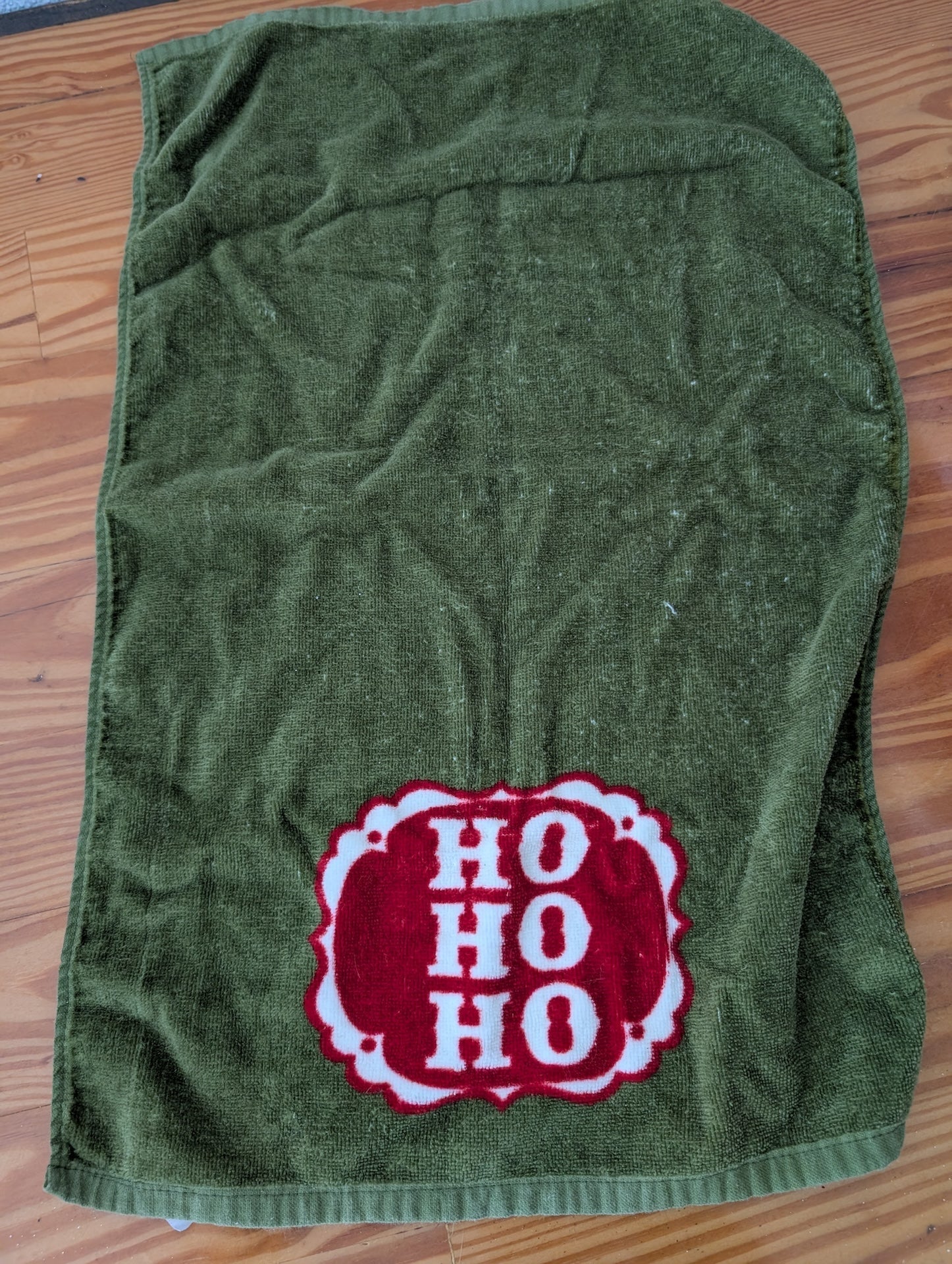 "HO HO HO" Guest Towel from Unknown -  Linens (Cotton Kitchen Linens, Traditional, Vintage, Green, Red, White)